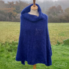 Poncho 3 fils Mohair et Soie Bleu klein